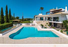 Luxury 3-Bedroom Villa with self contained guest area, pool & Panoramic Views – Moncarapacho.