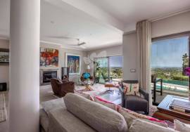 Luxury 3-Bedroom Villa with self contained guest area, pool & Panoramic Views – Moncarapacho.