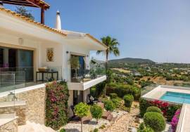 Luxury 3-Bedroom Villa with self contained guest area, pool & Panoramic Views – Moncarapacho.