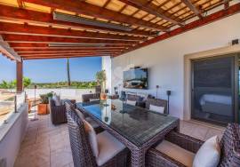 Luxury 3-Bedroom Villa with self contained guest area, pool & Panoramic Views – Moncarapacho.