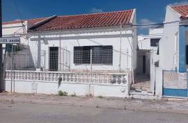 Figueira - Single storey house to restore