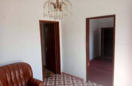 Figueira - Single storey house to restore