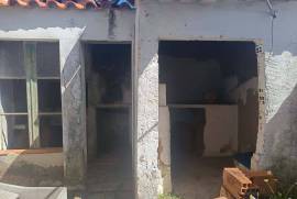 Figueira - Single storey house to restore