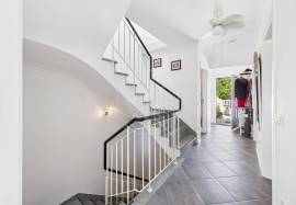 Modern 3 bedroom Townhouse with private pool & studio near beaches and town