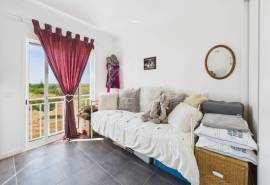 Modern 3 bedroom Townhouse with private pool & studio near beaches and town