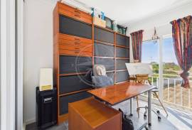 Modern 3 bedroom Townhouse with private pool & studio near beaches and town