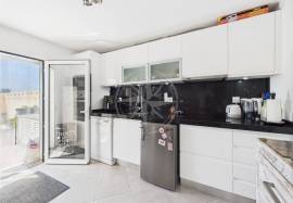 Modern 3 bedroom Townhouse with private pool & studio near beaches and town
