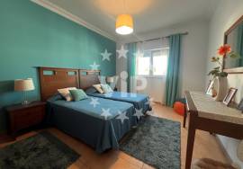 MONCARAPACHO - DETACHED HOUSE - 4 BEDROOMS - SWIMMING POOL - GARAGE