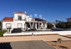 MONCARAPACHO - DETACHED HOUSE - 4 BEDROOMS - SWIMMING POOL - GARAGE