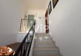 MONCARAPACHO - DETACHED HOUSE - 4 BEDROOMS - SWIMMING POOL - GARAGE