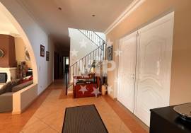 MONCARAPACHO - DETACHED HOUSE - 4 BEDROOMS - SWIMMING POOL - GARAGE