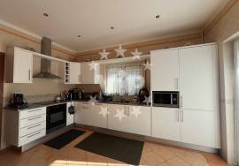 MONCARAPACHO - DETACHED HOUSE - 4 BEDROOMS - SWIMMING POOL - GARAGE