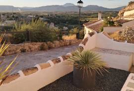 Stunning 2 Bed Cave House For Sale in Granda