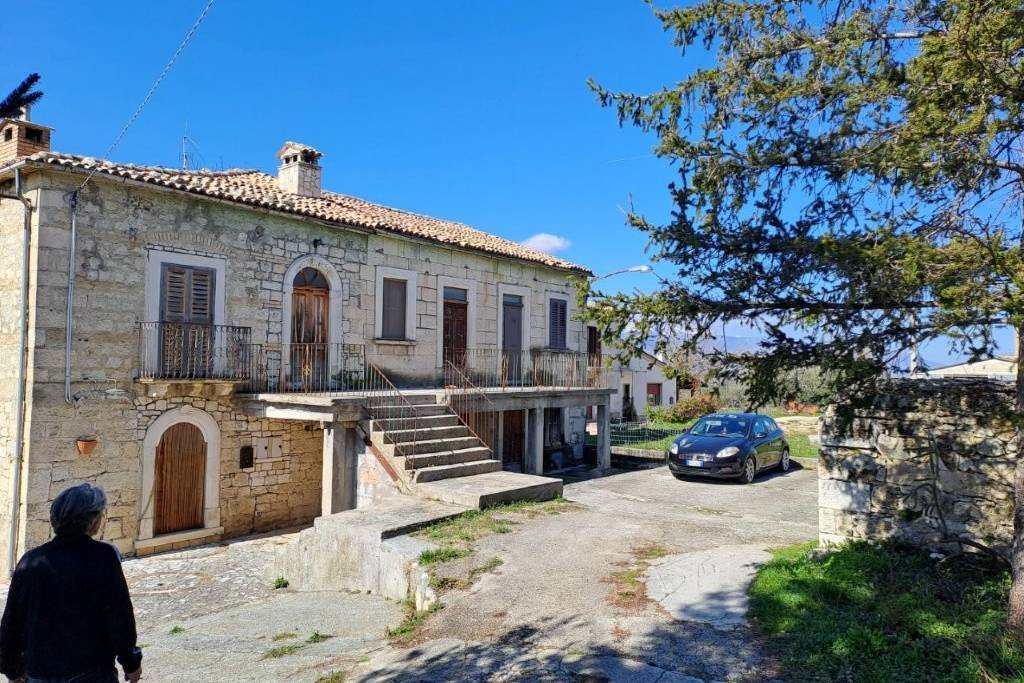 House With 2 Apartments for Sale In Caramanico Terme Abruzzo