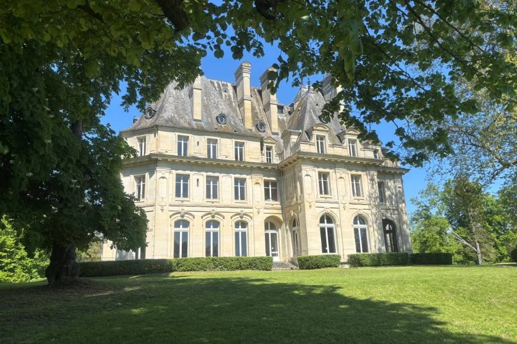 Château du Francport For Sale In Choisy-au-Bac