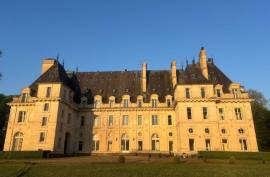 Château du Francport For Sale In Choisy-au-Bac