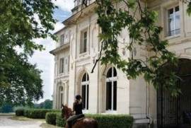 Château du Francport For Sale In Choisy-au-Bac