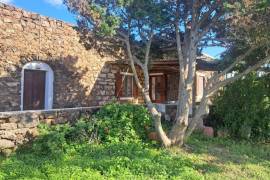 Excellent 2 Bed Stone House for Sale In Pantelleria