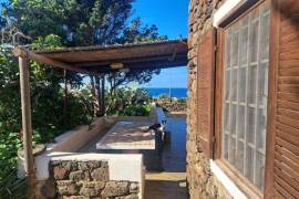 Excellent 2 Bed Stone House for Sale In Pantelleria