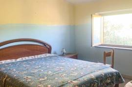 Commerical property with apartment for Sale In Cleto Calabria