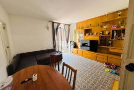 Discover a blank canvas in the heart of El Born