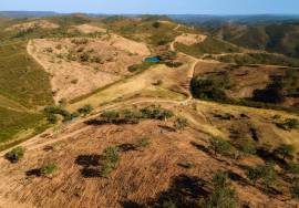 Magnificent 106.000 m2 farm with housing and water Salir - Loulé