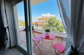 Contemporary spacious T3 townhouse in the centre of Foz do Arelho, Sil
