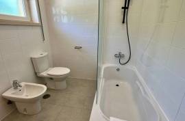 Contemporary spacious T3 townhouse in the centre of Foz do Arelho, Sil