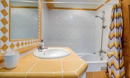 Immaculate 2-Bedroom House with Stunning Views in Carvoeiro