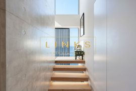 Aurora Luxury Villa with 4 Bedrooms