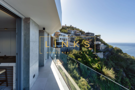 Aurora Luxury Villa with 4 Bedrooms
