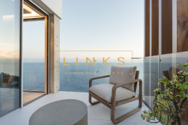 Aurora Luxury Villa with 4 Bedrooms