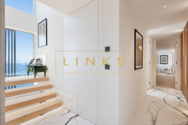 Aurora Luxury Villa with 4 Bedrooms