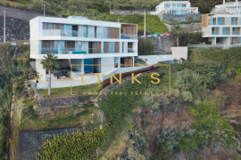 Aurora Luxury Villa with 4 Bedrooms