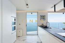 Aurora Luxury Villa with 4 Bedrooms