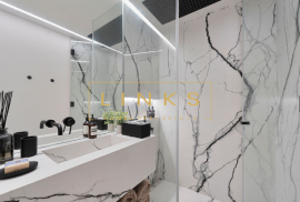 Aurora Luxury Villa with 4 Bedrooms