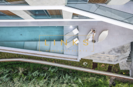 Aurora Luxury Villa with 4 Bedrooms