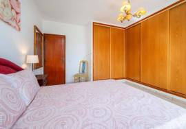 WINTER RENTALS - OUTUBRO24 TO ABRIL25 - Luxury 4 bedroom villa with pool, garden, barbecue - in Quarteira