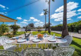 WINTER RENTALS - OUTUBRO24 TO ABRIL25 - Luxury 4 bedroom villa with pool, garden, barbecue - in Quarteira