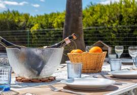 WINTER RENTALS - OUTUBRO24 TO ABRIL25 - Luxury 4 bedroom villa with pool, garden, barbecue - in Quarteira