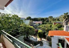 2 bedroom villa with basement, garden and garage