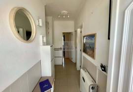 2 bedroom villa with basement, garden and garage