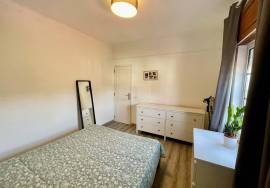 2 bedroom villa with basement, garden and garage