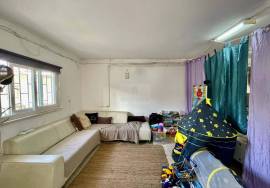 2 bedroom villa with basement, garden and garage