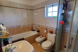 North Tavira: Countryside T3+1 villa with pool on expansive 21,700 m² plot