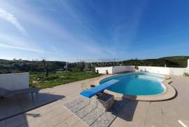 North Tavira: Countryside T3+1 villa with pool on expansive 21,700 m² plot