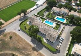 2 BEDROOM TOWNHOUSE JUST AT 600m FROM THE BEACH