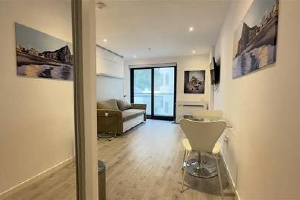 Lovely Studio apartment in The Hub, Gibraltar