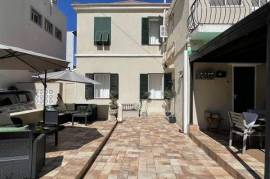 Stunning 4 bedroom house in Town Area, Gibraltar