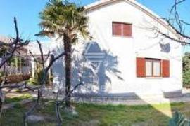 Vir, Zadar – Cozy house with garden in a quiet location